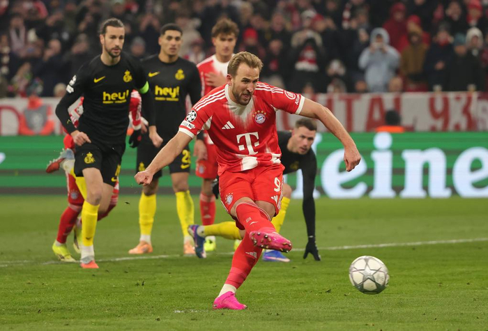 欧冠综合｜凯恩“双响” 拜仁提前晋级淘汰赛|哈里·凯恩|新华社|哈里凯恩|拜仁慕尼黑|路易斯-迪亚斯_新浪体育_新浪新闻